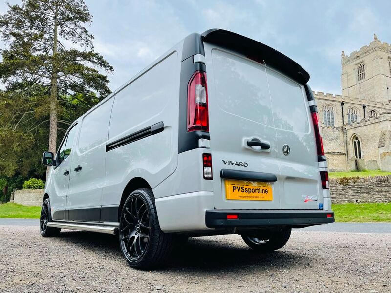 VAUXHALL VIVARO