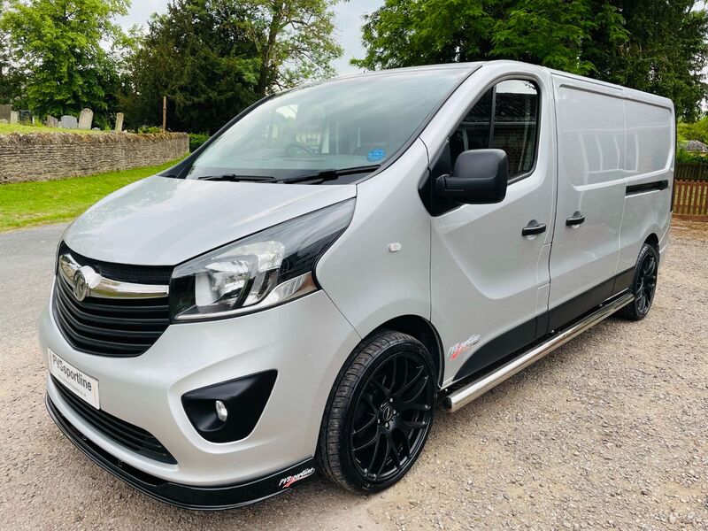 VAUXHALL VIVARO