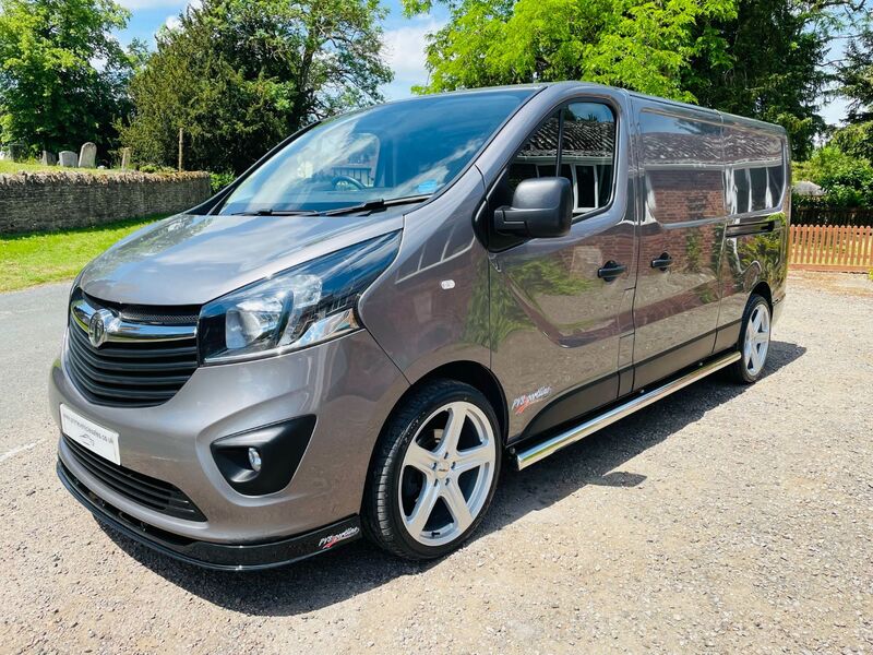 VAUXHALL VIVARO