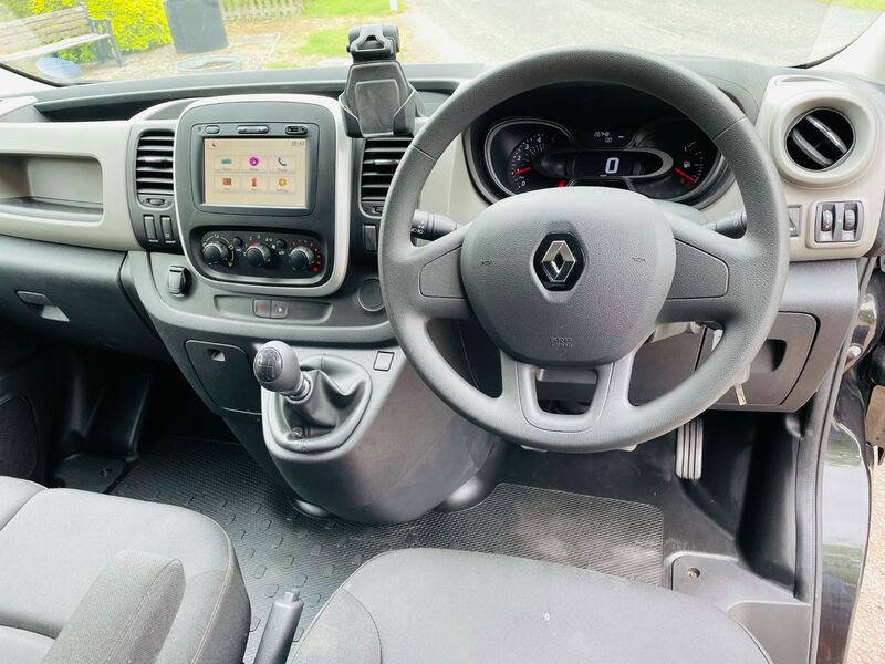 RENAULT TRAFIC