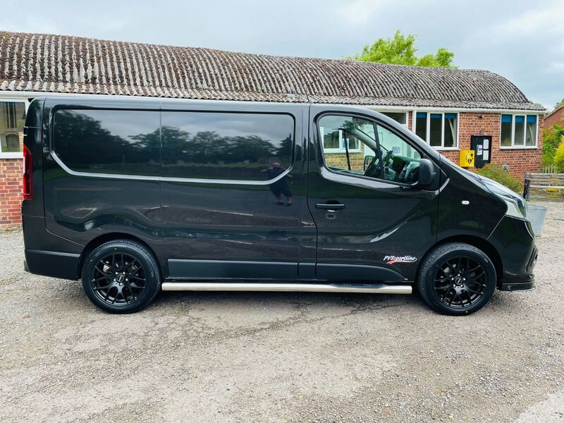 RENAULT TRAFIC