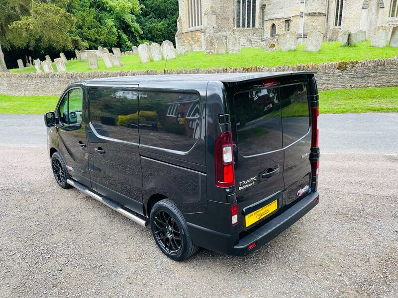 RENAULT TRAFIC