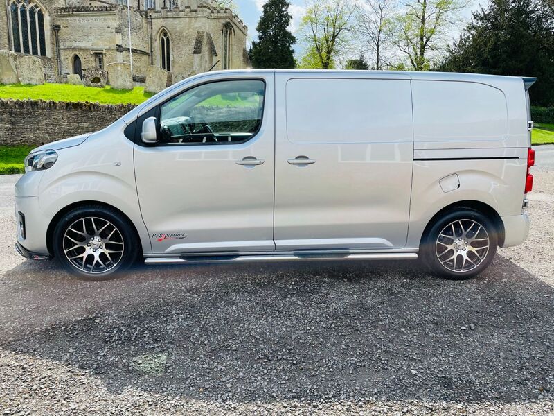 TOYOTA PROACE