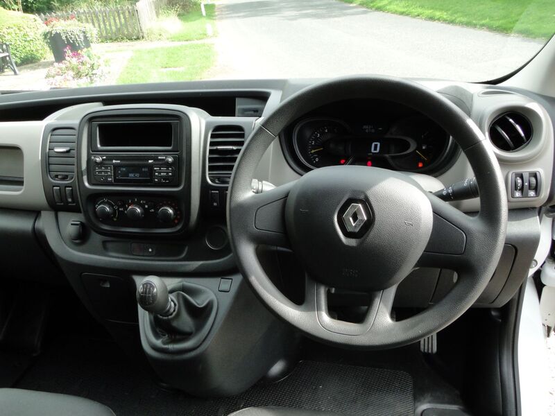 RENAULT TRAFIC