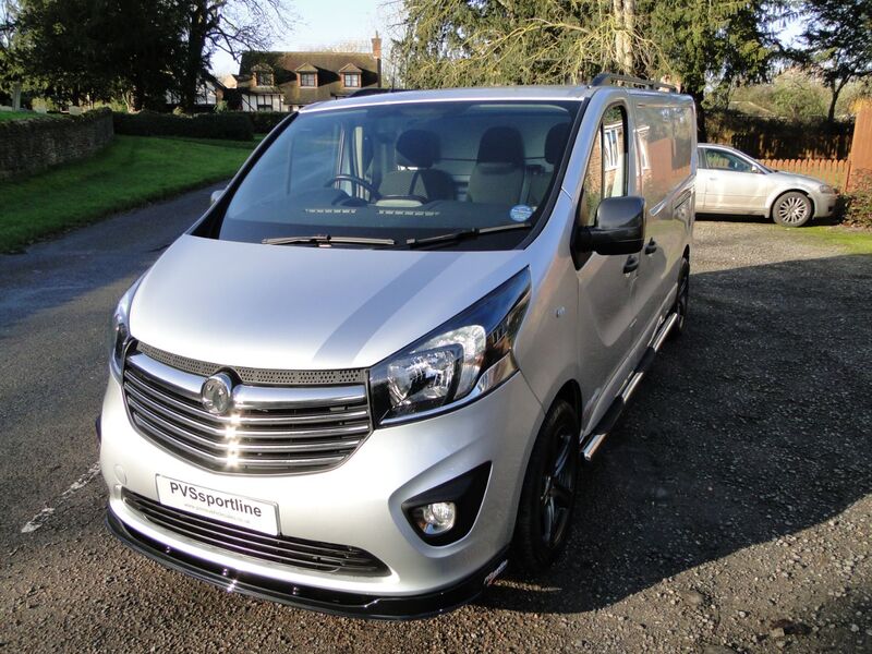 VAUXHALL VIVARO