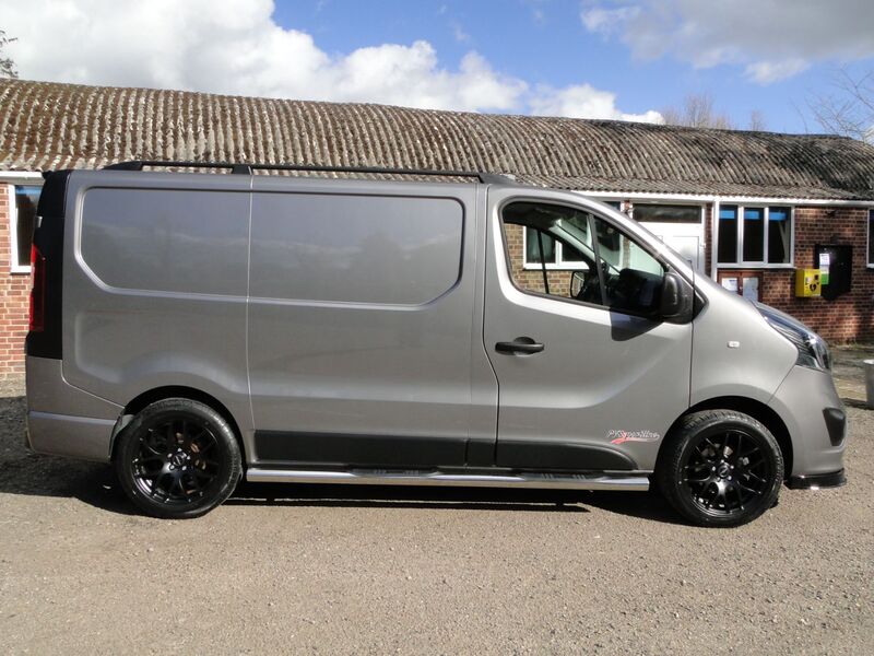 VAUXHALL VIVARO