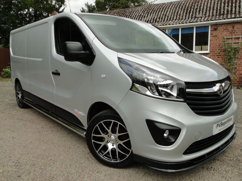 VAUXHALL VIVARO