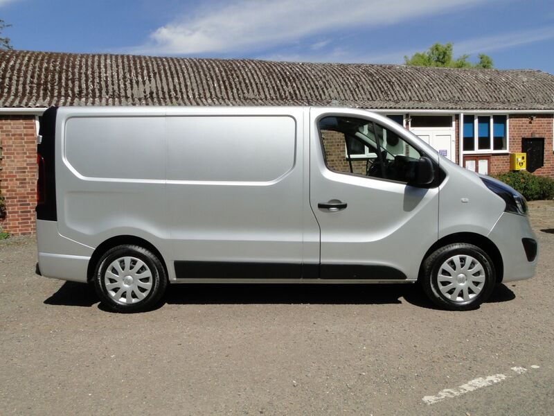 View VAUXHALL VIVARO 1.6 CDTI 120 L1H1 2900 SPORTIVE