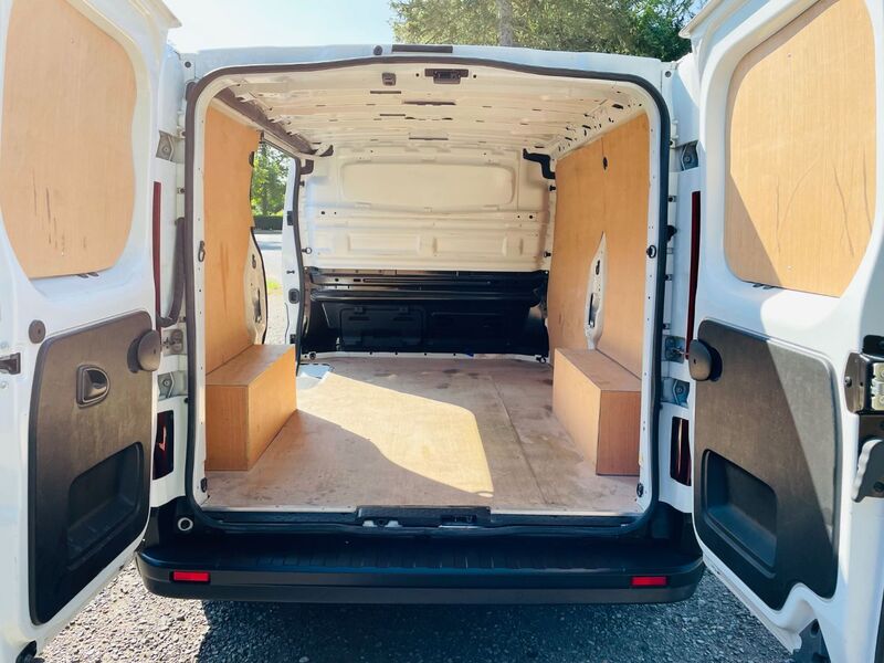 RENAULT TRAFIC