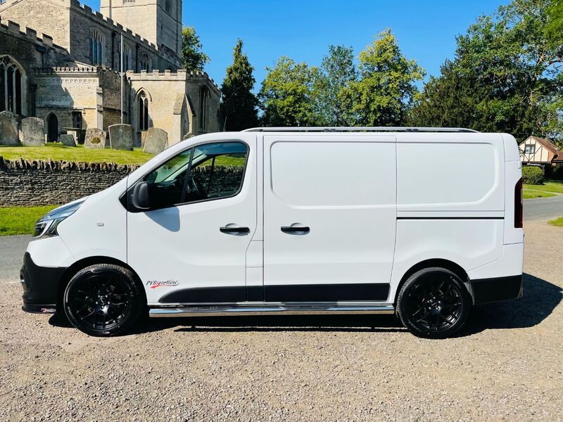 RENAULT TRAFIC