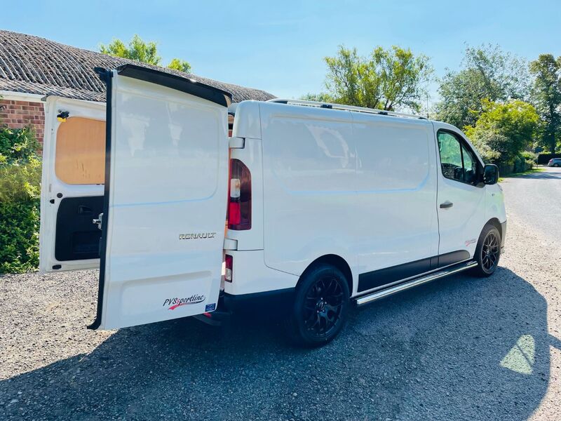 RENAULT TRAFIC