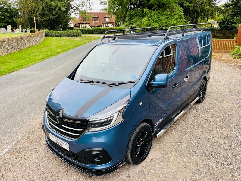 RENAULT TRAFIC