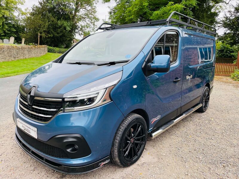 RENAULT TRAFIC