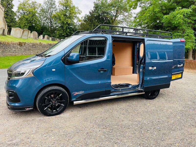 RENAULT TRAFIC