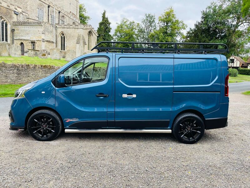 RENAULT TRAFIC