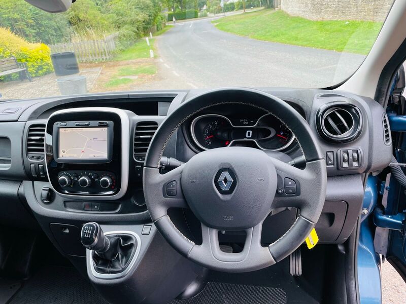 RENAULT TRAFIC