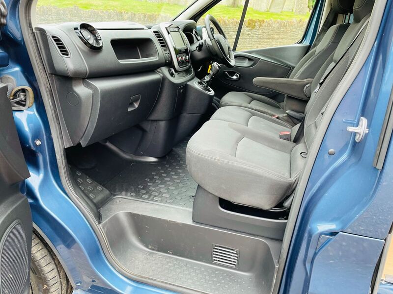 RENAULT TRAFIC