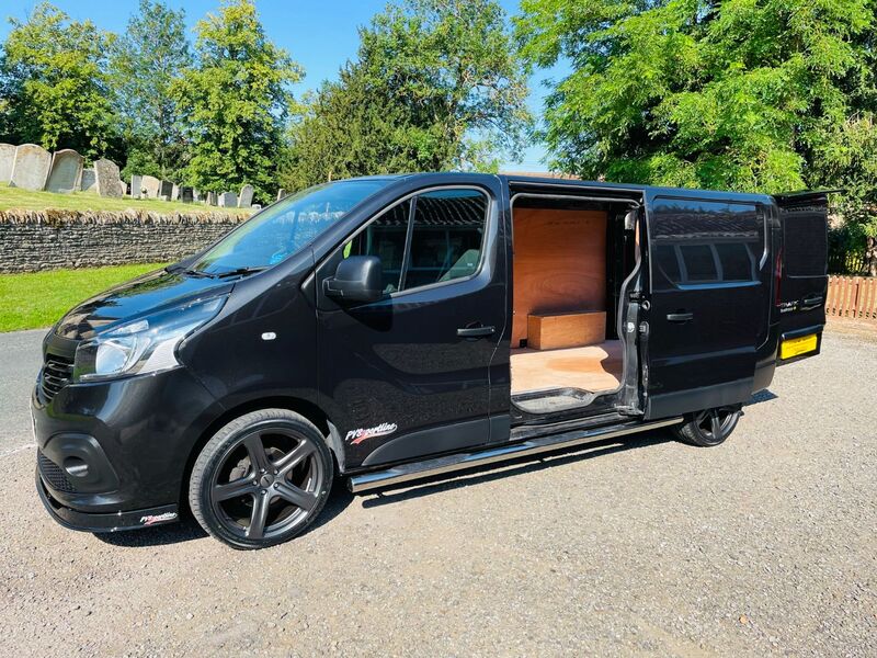 RENAULT TRAFIC