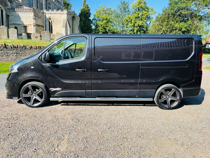 RENAULT TRAFIC