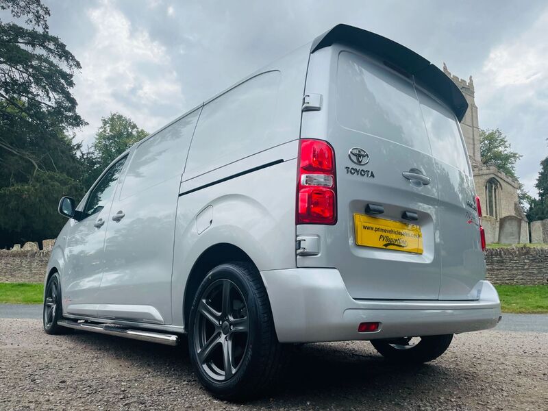 View TOYOTA PROACE L1 COMFORT PVSsportline Edition