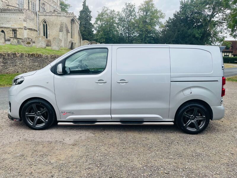 TOYOTA PROACE