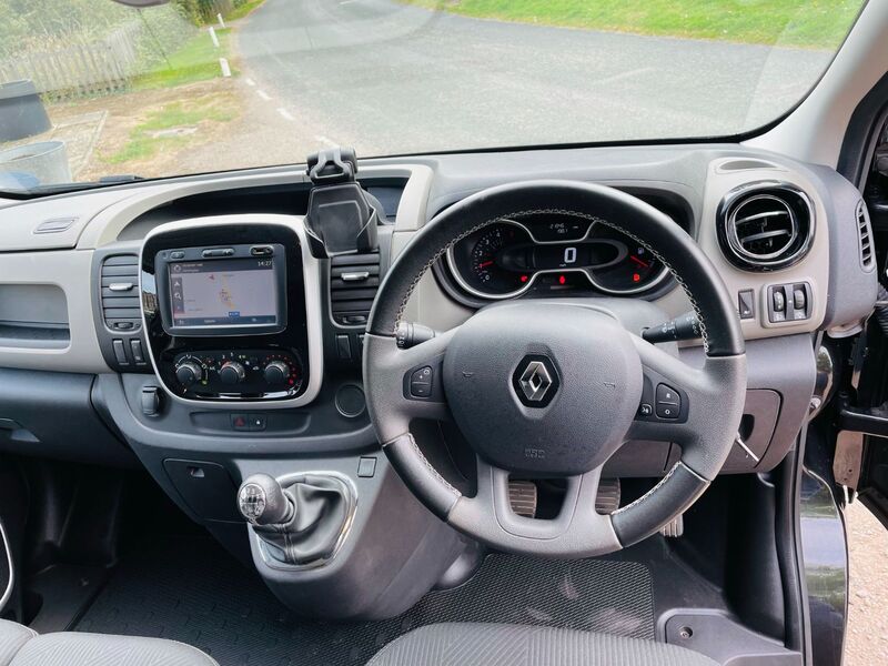 RENAULT TRAFIC