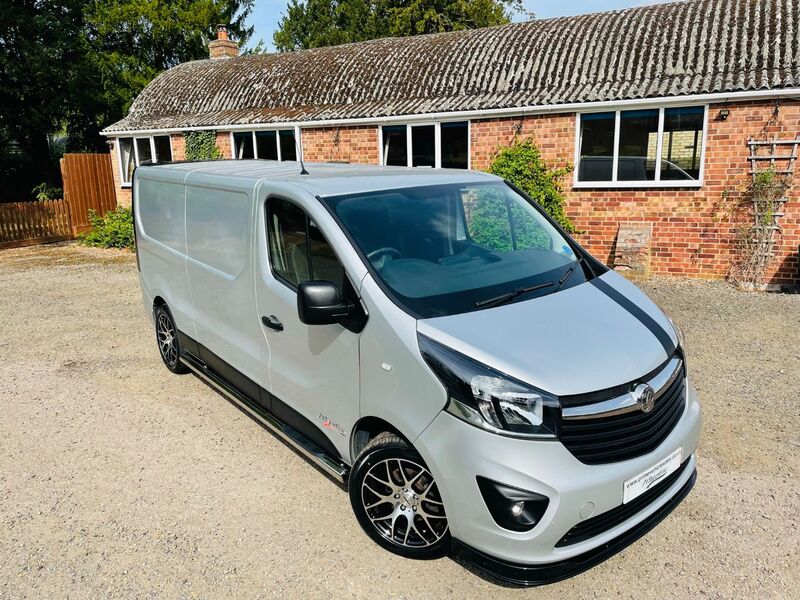 VAUXHALL VIVARO