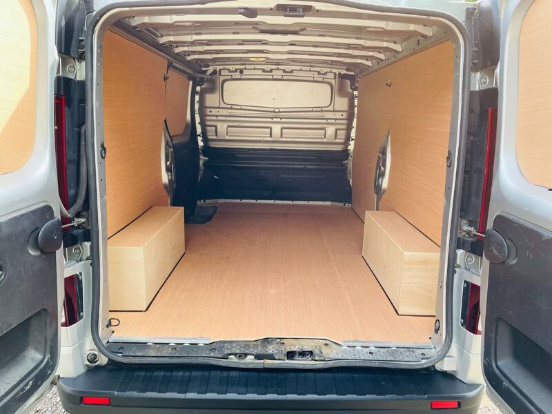 VAUXHALL VIVARO