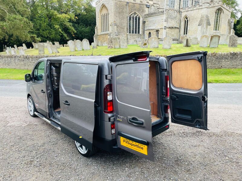 RENAULT TRAFIC