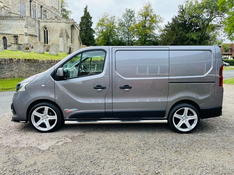 RENAULT TRAFIC