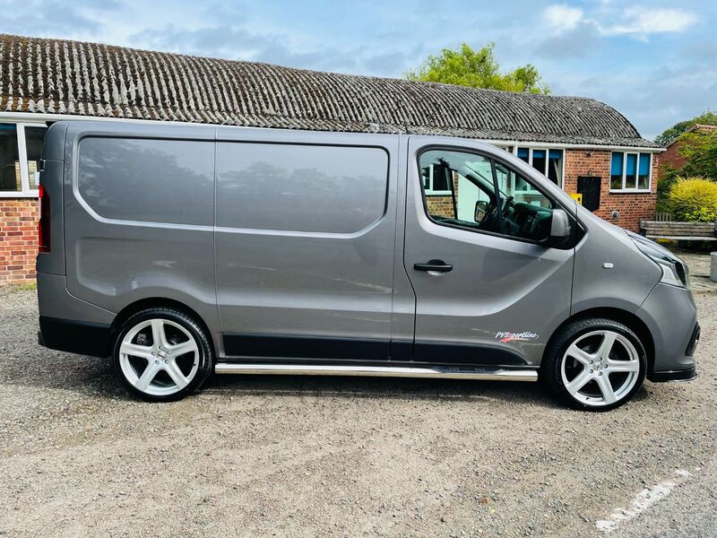 RENAULT TRAFIC