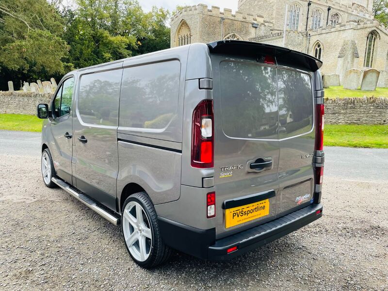 RENAULT TRAFIC