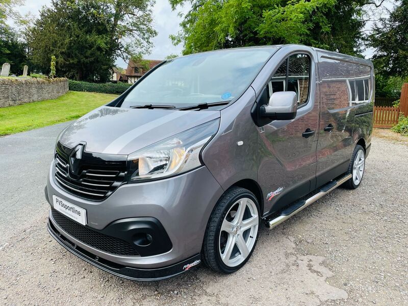 RENAULT TRAFIC