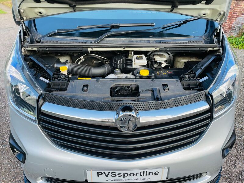 VAUXHALL VIVARO