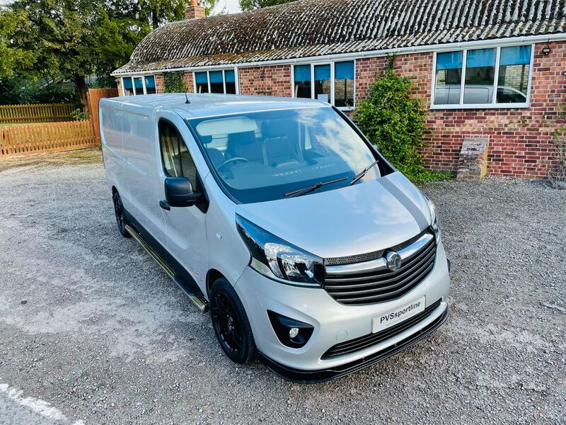 VAUXHALL VIVARO