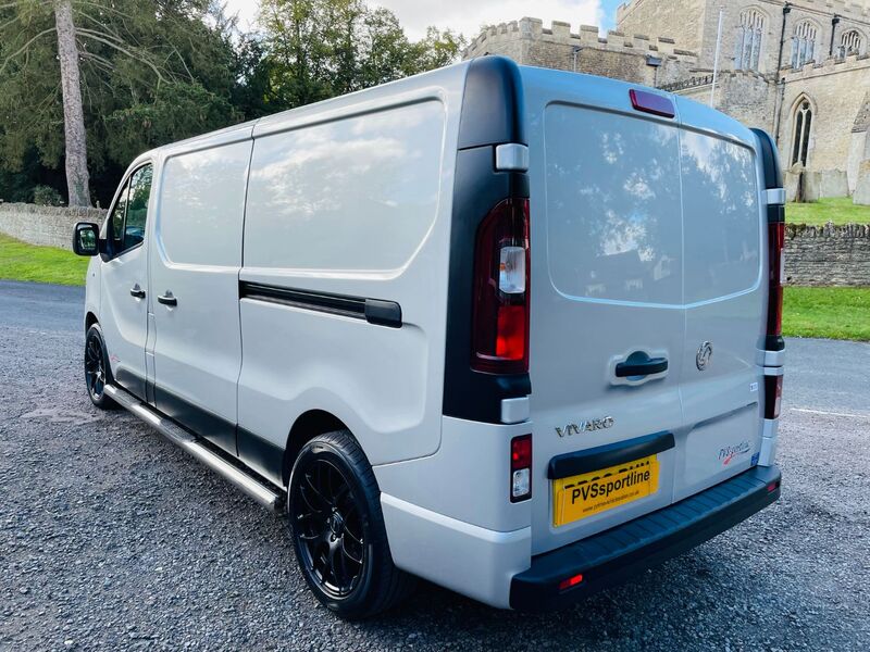 VAUXHALL VIVARO