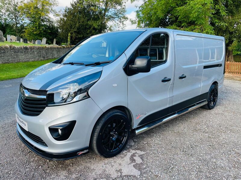 VAUXHALL VIVARO