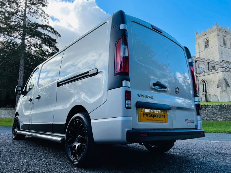 VAUXHALL VIVARO