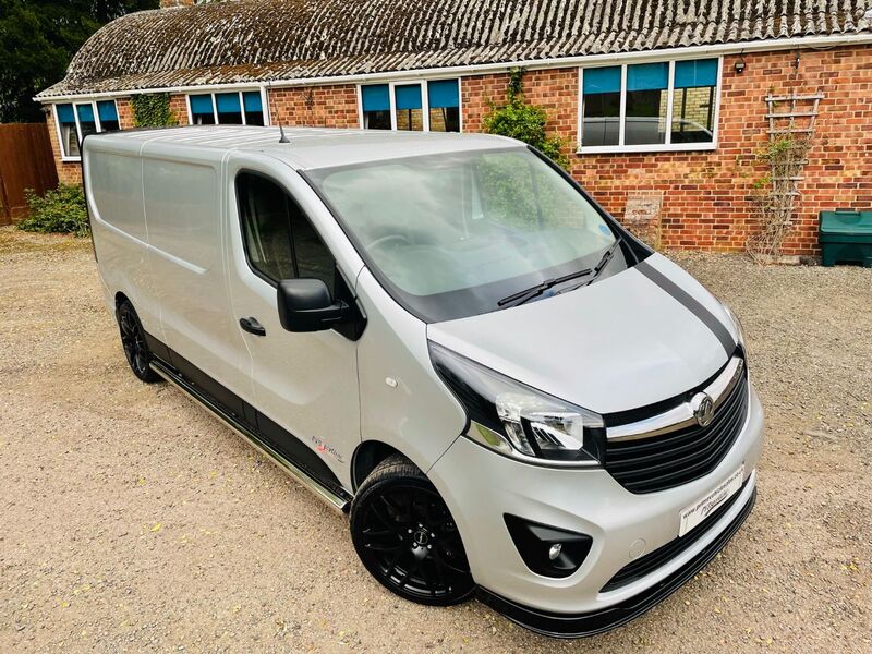 VAUXHALL VIVARO