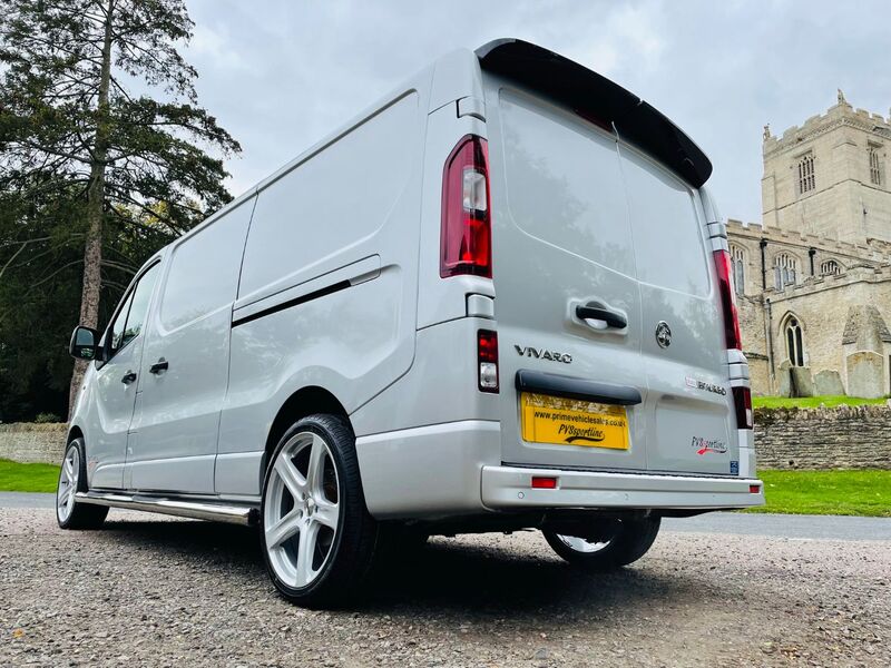 View VAUXHALL VIVARO L2H1 2900 SPORTIVE CDTI BITURBO SS PVSSPORTLINE EDITION