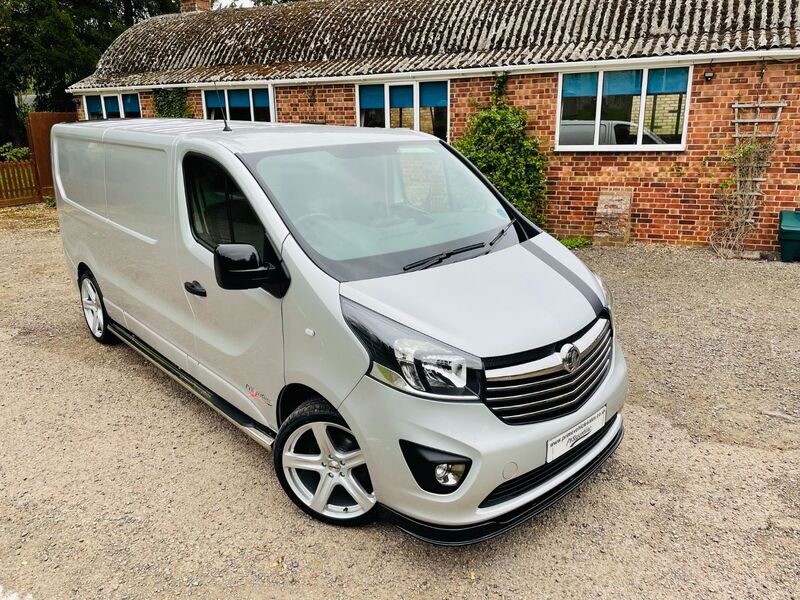 VAUXHALL VIVARO