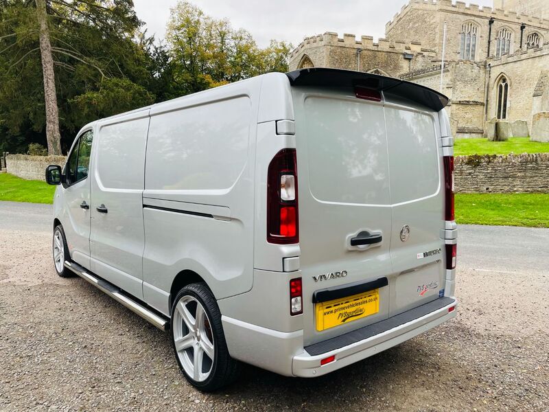 VAUXHALL VIVARO