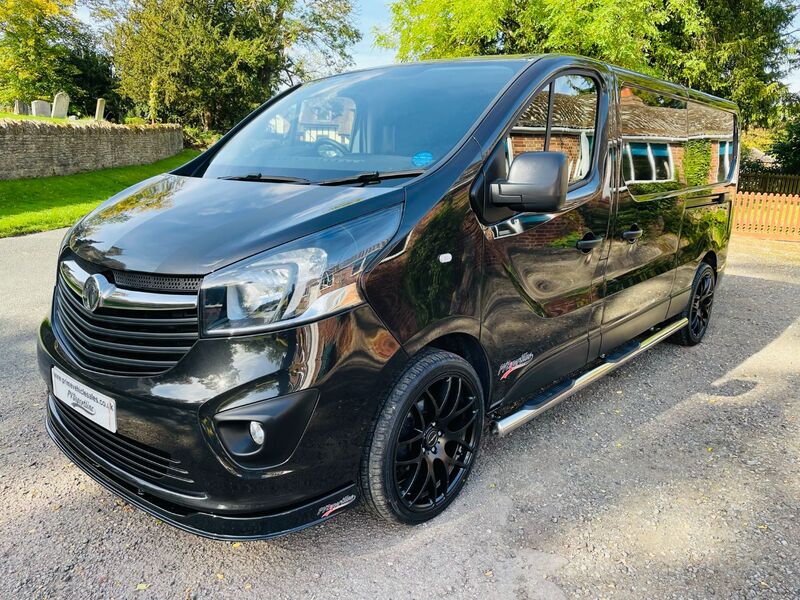 VAUXHALL VIVARO