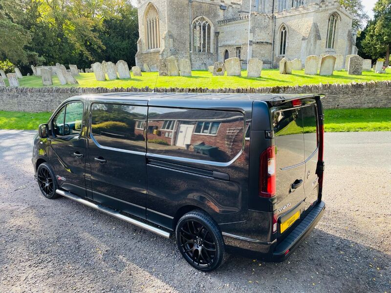 VAUXHALL VIVARO