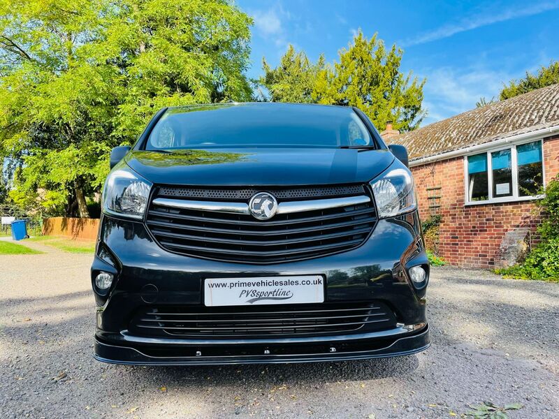 VAUXHALL VIVARO