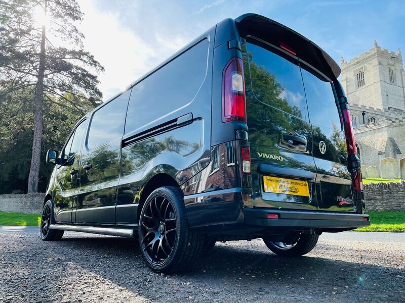 VAUXHALL VIVARO