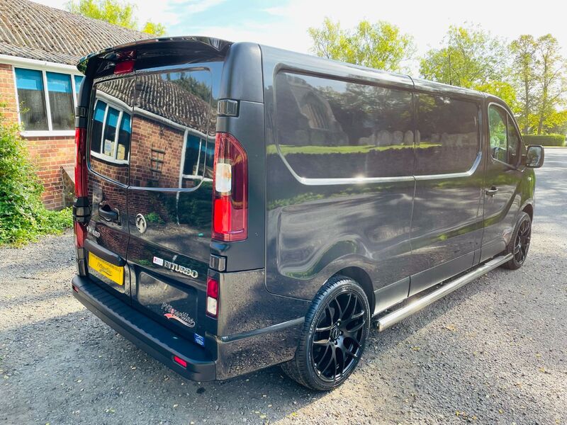 VAUXHALL VIVARO