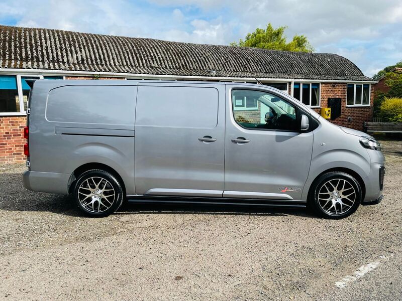 View VAUXHALL VIVARO L2H1 3100 SPORTIVE SS PVSSPORTLINE EDITION