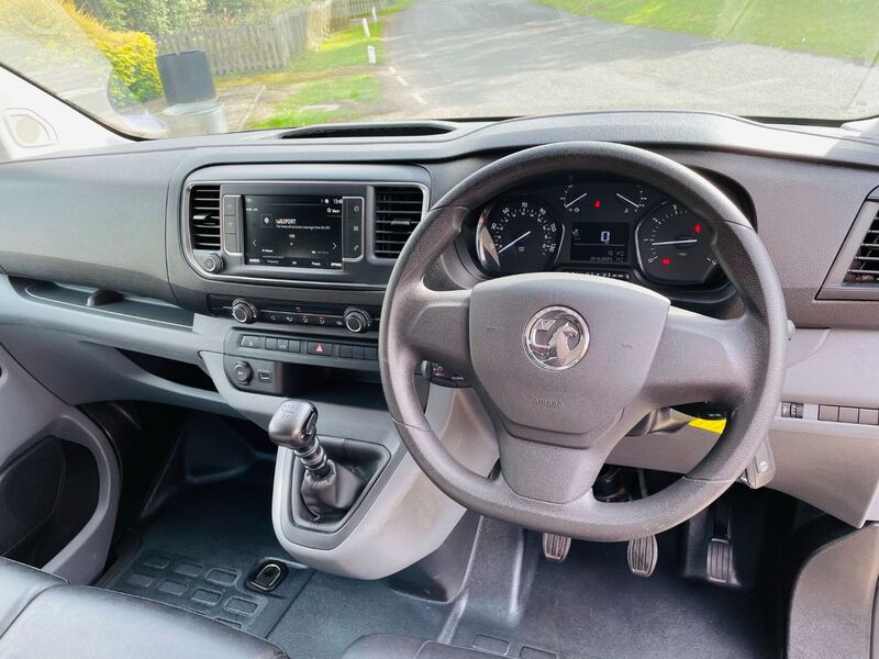 VAUXHALL VIVARO