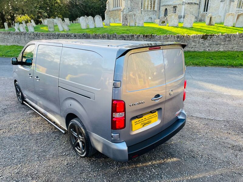 VAUXHALL VIVARO